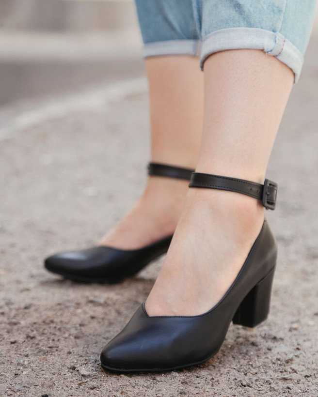 کفش مجلسی زنانه/دخترانه مدلی خاص و شیک قالب استاندارد زیره دافوس اصل پاشنه ۵ سانت جنس چرم عالی کیفیت اصلی پاخوری شیک سبک و راحت سایز۳۸ تا ۴۱ قیمت منصفانه خرید از تولیدی