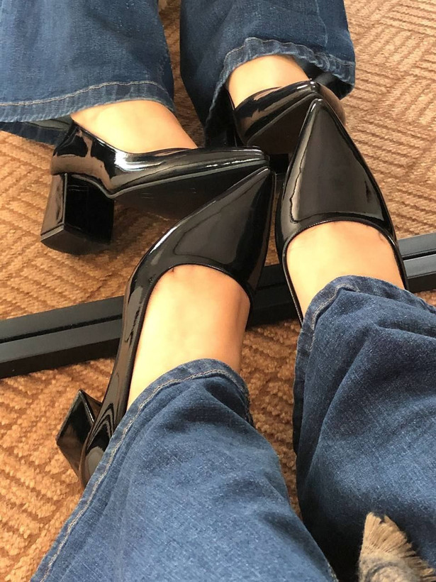 دو مدل کفش مجلسی زنانه/دخترانه و کیف ست رنگ مشکی همیشه پرطرفدار سایزبندی ۳۶ تا ۴۱ پاشنه ۵ سانت کیف یراق خارجی و استر دار ارسال فوری قیمت منصفانه خرید از تولیدی