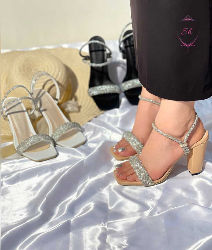 کفش مجلسی زنانه/دخترانه نگینی خوش پا قالب پنجه ترک قالب استاندارد قابل تنظیم روی پا و پشت پا پاشنه 7سانت کیفیت اصل عالی شیک و بسیار راحت قیمت منصفانه خرید از تولیدی