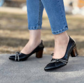 کفش مجلسی زنانه مدل شیرزاد رویه ورنی چاپی پاشنه دلتا چوبی زیره دلتا ۷ سانت سایزبندی ۳۷ تا ۴۱ پاخوری شیک،قیمت منصفانه خرید از تولیدی