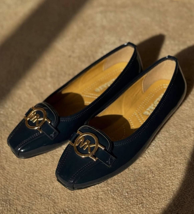 کالج جدید زنانه/دخترانه میکل بسیار شیک خوشپا راحت سایز ۳۷ تا ۴۰ رنگ مشکی و سورمه و زرشکی قیمت منصفانه خرید از تولیدی