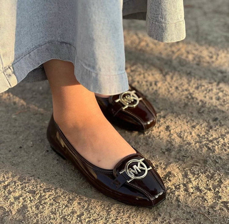 کالج جدید زنانه/دخترانه میکل بسیار شیک خوشپا راحت سایز ۳۷ تا ۴۰ رنگ مشکی و سورمه و زرشکی قیمت منصفانه خرید از تولیدی