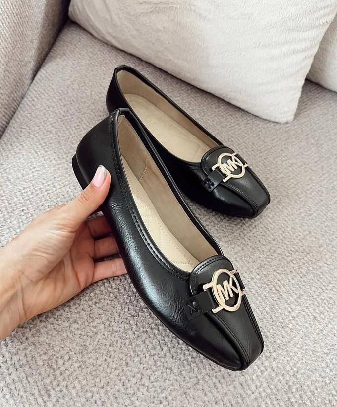 کالج جدید زنانه/دخترانه میکل بسیار شیک خوشپا راحت سایز ۳۷ تا ۴۰ رنگ مشکی و سورمه و زرشکی قیمت منصفانه خرید از تولیدی