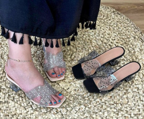 صندل زنانه/دخترانه نگینی جدید پاشنه شیشه ای شش سانت رویه طلق و نگین دو رنگ مشکی و کرم سایزبندی ۳۷ تا ۴۰ قیمت منصفانه خرید از تولیدی