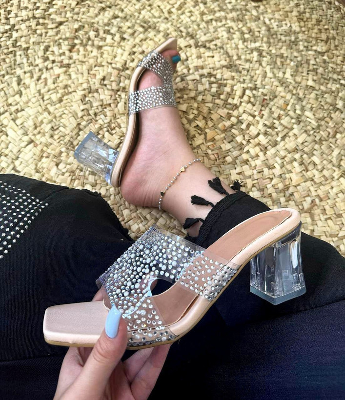 صندل زنانه/دخترانه نگینی جدید پاشنه شیشه ای شش سانت رویه طلق و نگین دو رنگ مشکی و کرم سایزبندی ۳۷ تا ۴۰ قیمت منصفانه خرید از تولیدی