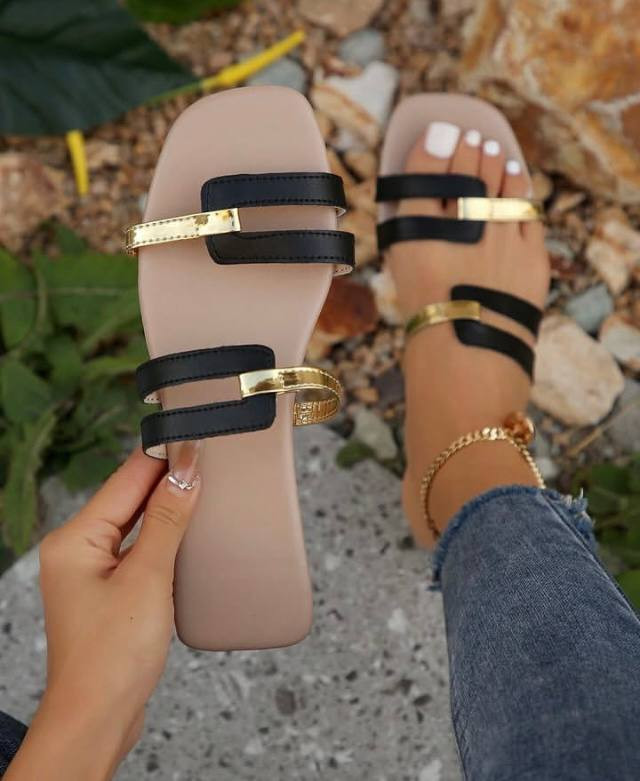 صندل اسپرت مربع زنانه/دخترانه بسیار شیک جنس رویه سافتی سایزبندی ۳۷ تا ۴۰ رنگبندی مشکی و سفید قیمت منصفانه خرید از تولیدی