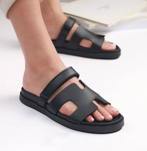 صندل جدید زنانه/دخترانه سبک و راحت و با کیفیت در دو رنگ مشکی و عسلی سایزبندی ۳۷ تا ۴۰ قیمت منصفانه خرید از تولیدی