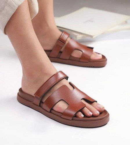 صندل جدید زنانه/دخترانه سبک و راحت و با کیفیت در دو رنگ مشکی و عسلی سایزبندی ۳۷ تا ۴۰ قیمت منصفانه خرید از تولیدی