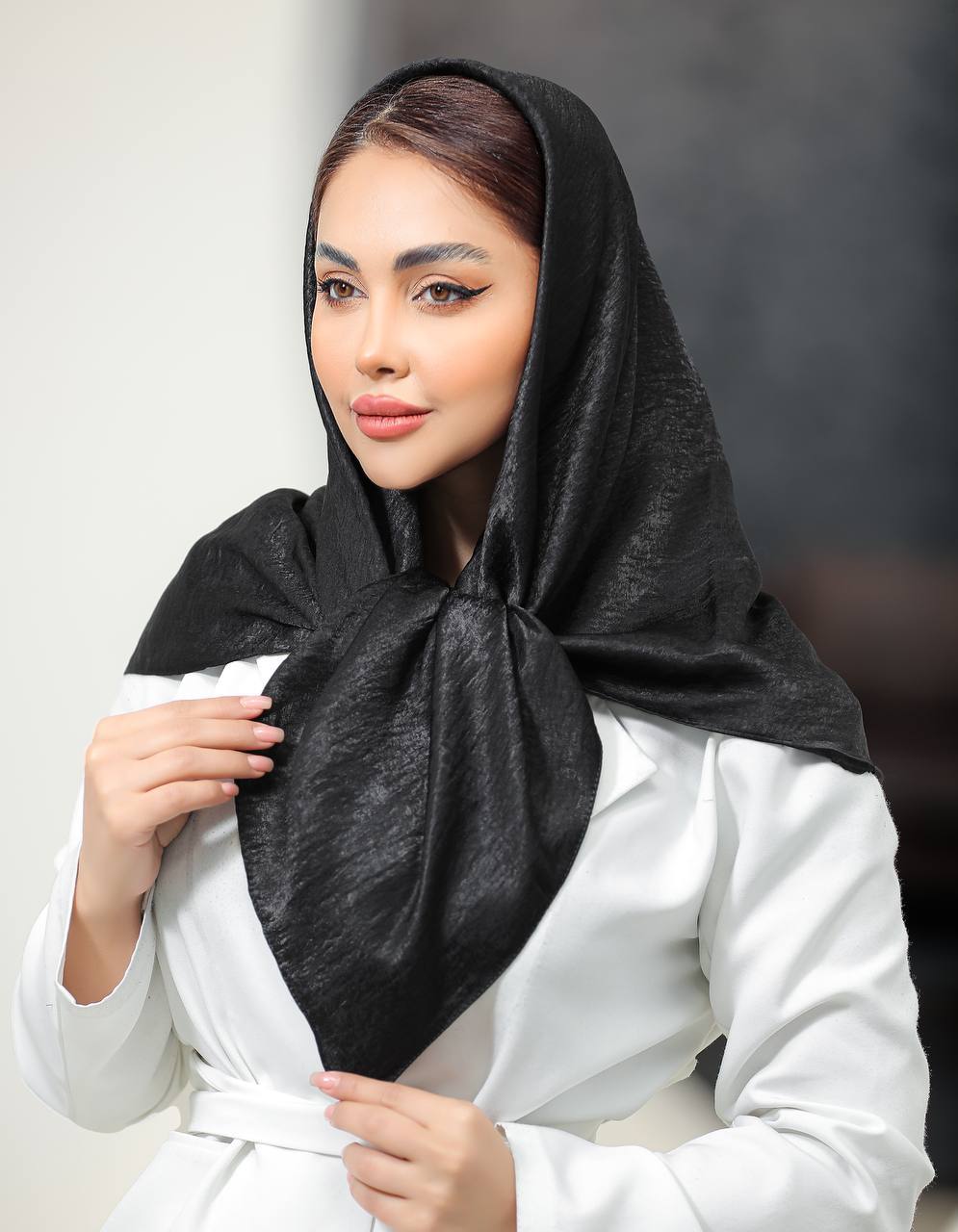 روسری مشکی جنس کوپرا وارداتی قواره ۱۰۰ تک رنگ فروش تک و عمده قیمت منصفانه خرید از تولیدی