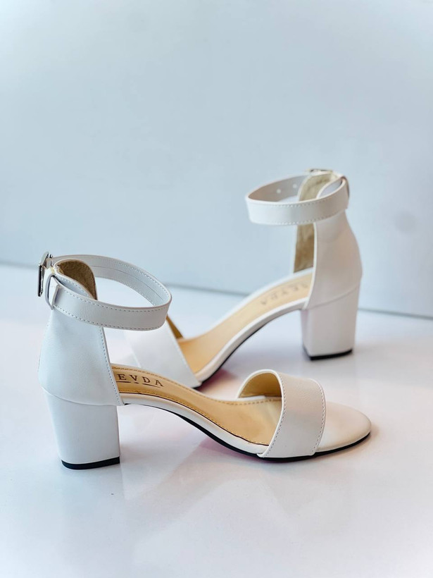 کفش مجلسی زنانه/دخترانه مدل تک باند پاشنه شش سانت سایزبندی ۳۶ تا ۴۰ قالب استاندارد کیفیت عالی درجه یک با ضمانت گارانتی قیمت منصفانه خرید از تولیدی