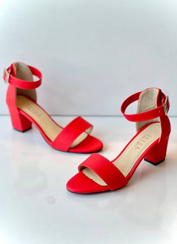 کفش مجلسی زنانه/دخترانه مدل تک باند پاشنه شش سانت سایزبندی ۳۶ تا ۴۰ قالب استاندارد کیفیت عالی درجه یک با ضمانت گارانتی قیمت منصفانه خرید از تولیدی