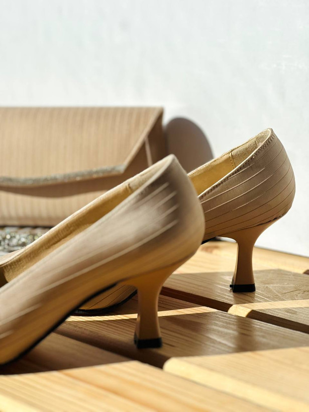 کیف و کفش مجلسی زنانه/دخترانه جنس ساتن خطی کیفیت عالی درجه یک با ضمانت قالب کفش استاندارد سایزبندی ۳۶ تا ۴۰ تهیه هم به صورت ست و هم جدا قیمت منصفانه