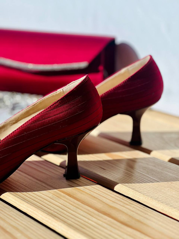 کیف و کفش مجلسی زنانه/دخترانه جنس ساتن خطی کیفیت عالی درجه یک با ضمانت قالب کفش استاندارد سایزبندی ۳۶ تا ۴۰ تهیه هم به صورت ست و هم جدا قیمت منصفانه