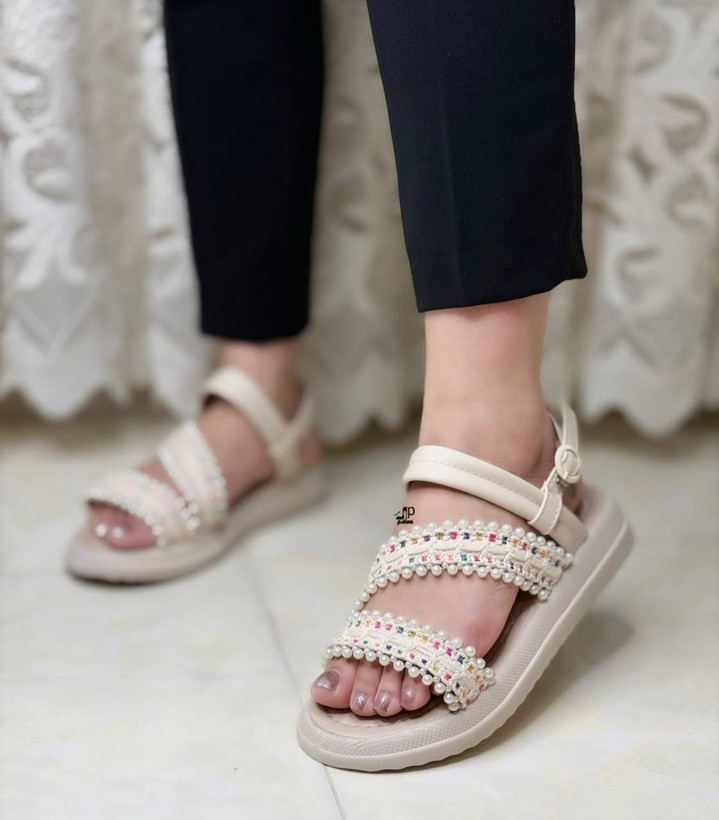 صندل تابستانی زنانه/دخترانه پاخوری شیک زیره پیو نرم و راحت ۳ سانت متریال ترک سایزبندی ۳۷ تا ۴۰ تولید باغ سپهسالار قیمت منصفانه خرید از تولیدی