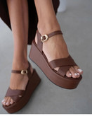 صندل شیک زنانه/دخترانه زارا قالب استاندارد سایز ۳۷ تا ۴۰ لژ ۶ سانت زیره پیو دو لژ طبی قیمت منصفانه خرید از تولیدی