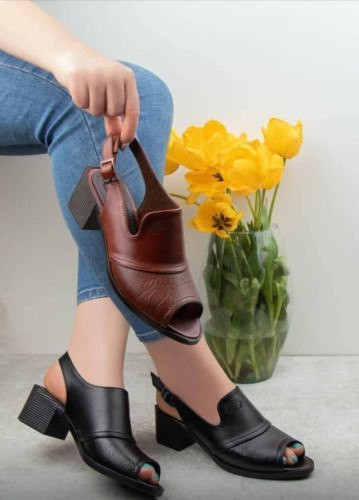کفش تابستانی/صندل زنانه بسیار شیک و راحت سایزبندی ۳۷ تا ۴۰ در دو رنگ مشکی و قهوه ای قیمت منصفانه خرید مستقیم از تولیدی