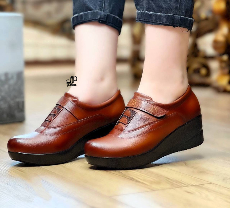 کفش طبی زنانه رویه چرم بیاله پاخوری عالی زیره پیو pu کاملا راحت و سبک سایز۳۷ تا ۴۰ قالب استاندارد قیمت منصفانه خرید از تولیدی