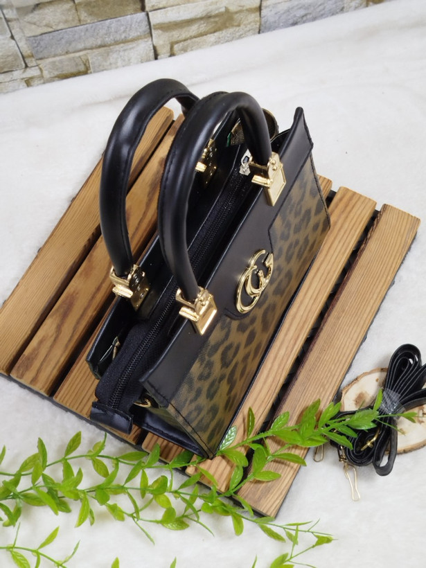 کیف دستی و سرشانه ای زنانه جنس پلنگی ابعاد ۱۸ در ۲۲ قیمت منصفانه خرید از تولیدی