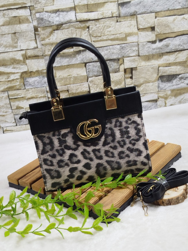 کیف دستی و سرشانه ای زنانه جنس پلنگی ابعاد ۱۸ در ۲۲ قیمت منصفانه خرید از تولیدی