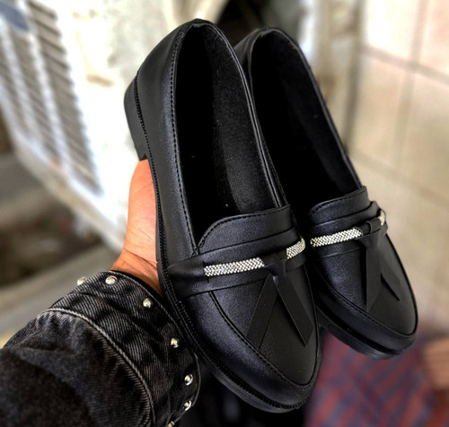 کفش کالج زنانه/دخترانه بسیار شیک و راحت سایزبندی ۳۷ تا ۴۰ قیمت رقابتی و منصفانه خرید از تولیدی