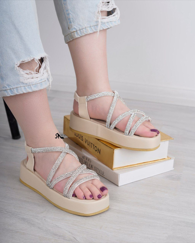 صندل نگینی زنانه/دخترانه کیفیت با ضمانت سبک و راحت پاخور عالی زیره نرم سایزبندی ۳۷ تا ۴۰ قیمت منصفانه خرید از تولیدی