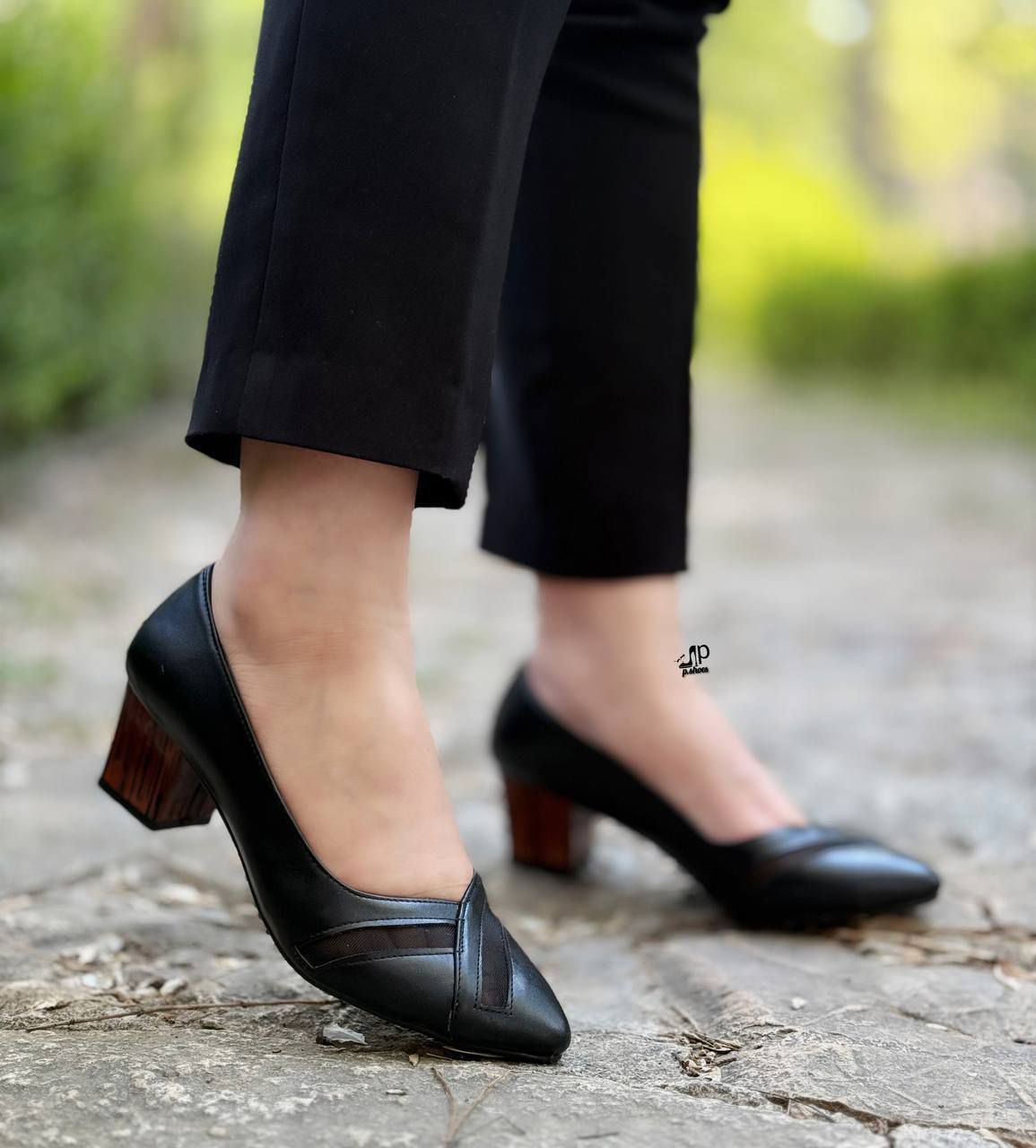 کفش کلاسیک و مجلسی زنانه/دخترانه رویه چرم بیاله پاخوری شیک پاشنه چوبی دلتا ۳ و ۵ سانت کیفیت عالی سایزبندی ۳۷ تا ۴۱ کیفیت جنس اصلی و تولید تبریز قیمت عالی