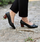 کفش کلاسیک و مجلسی زنانه/دخترانه رویه چرم بیاله پاخوری شیک پاشنه چوبی دلتا ۳ و ۵ سانت کیفیت عالی سایزبندی ۳۷ تا ۴۱ کیفیت جنس اصلی و تولید تبریز قیمت عالی