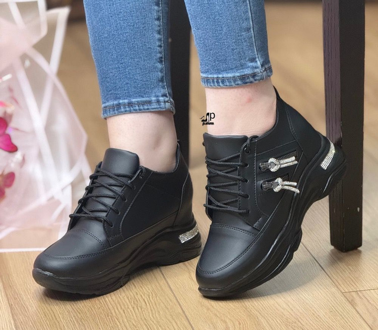 کتونی زنانه/دخترانه مدل گلامور۲ زیره پیو کیفیت عالی و با ضمانت رویه چرم بیاله لژ ۵ سانت سبک و نرم قالب استاندارد با زیره جدید و کیفیت عالی قیمت منصفانه