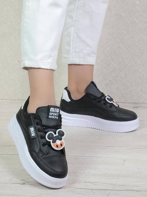 کتونی زنانه/دخترانه مدل جدید قالب استاندارد جنس عالی ظرافت کار عالی سایزبندی ۳۷ تا ۴۰