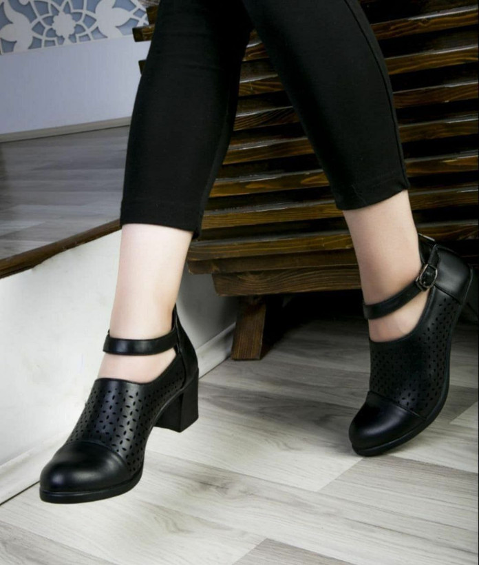 کفش زنانه/دخترانه قالب جدید و باکلاس کیفیت صدرصد عالی و تضمینی فوق العاده سبک و راحت سایزبندی ۳۷ تا ۴۰