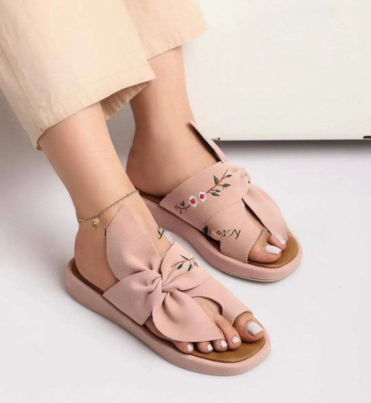 صندل زنانه/دخترانه رویه میکرو سوئیت گلدوزی شده لژ دورکش زیره پیو کیفیت عالی بسیار شیک و خوشپا و راحت