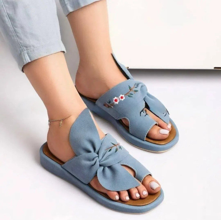 صندل زنانه/دخترانه رویه میکرو سوئیت گلدوزی شده لژ دورکش زیره پیو کیفیت عالی بسیار شیک و خوشپا و راحت