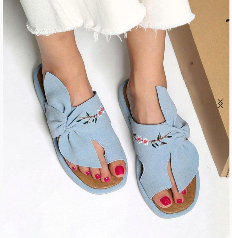 صندل زنانه/دخترانه رویه میکرو سوئیت گلدوزی شده لژ دورکش زیره پیو کیفیت عالی بسیار شیک و خوشپا و راحت