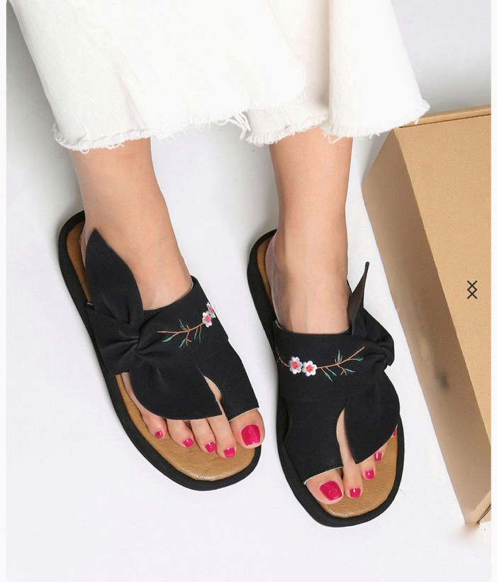 صندل زنانه/دخترانه رویه میکرو سوئیت گلدوزی شده لژ دورکش زیره پیو کیفیت عالی بسیار شیک و خوشپا و راحت