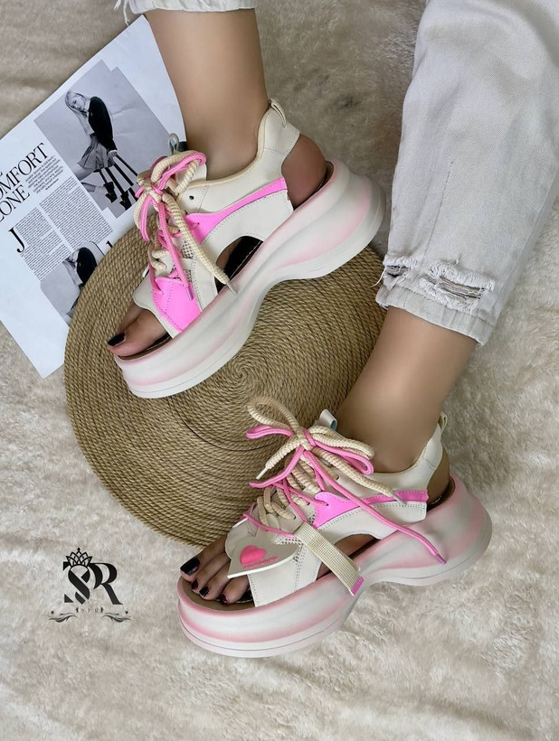 صندل طبی زنانه/دخترانه زیره پیو طبی و بسیار نرم برند بتا جنس چرم حوله ای دوبل(پشت چرم)و بهترین متریال کیفیت تولید باغ سپهسالار و تضمینی