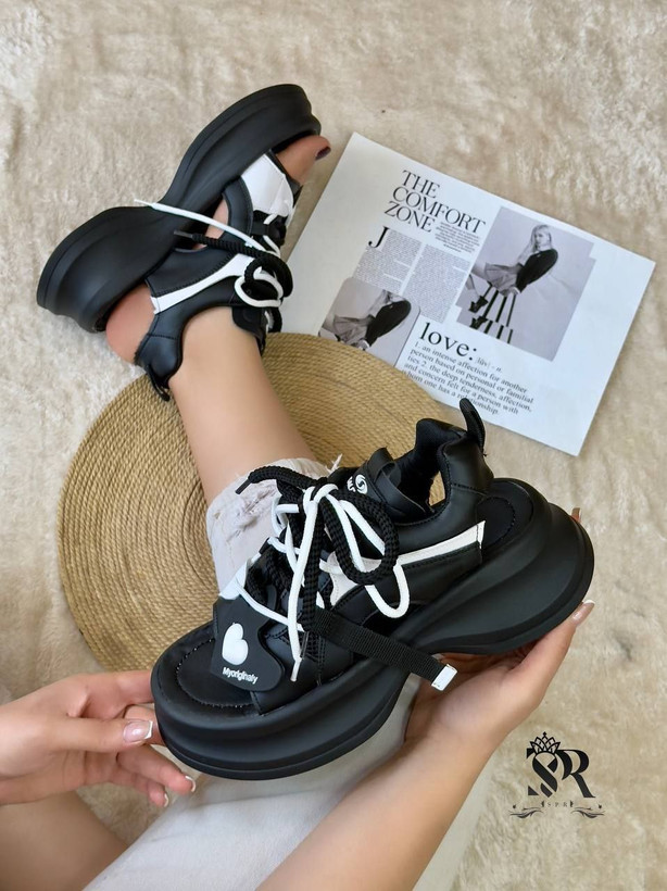 صندل طبی زنانه/دخترانه زیره پیو طبی و بسیار نرم برند بتا جنس چرم حوله ای دوبل(پشت چرم)و بهترین متریال کیفیت تولید باغ سپهسالار و تضمینی