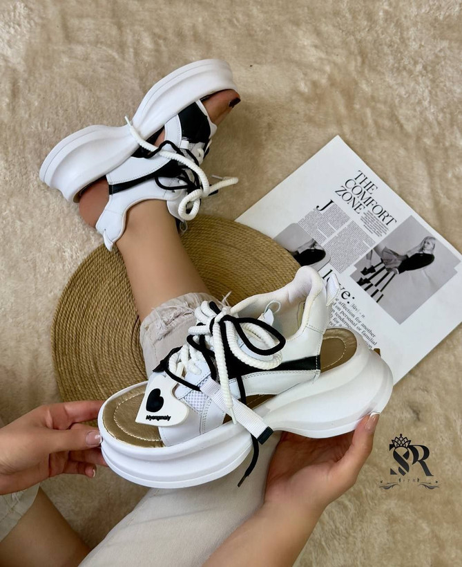 صندل طبی زنانه/دخترانه زیره پیو طبی و بسیار نرم برند بتا جنس چرم حوله ای دوبل(پشت چرم)و بهترین متریال کیفیت تولید باغ سپهسالار و تضمینی