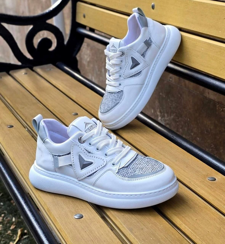 کتونی زنانه/دخترانه مدل نایکو زیره پیو کیفیت عالی و با ۱ سال ضمانت سبک و نرم قالب استاندارد سایزبندی ۳۷ تا ۴۰