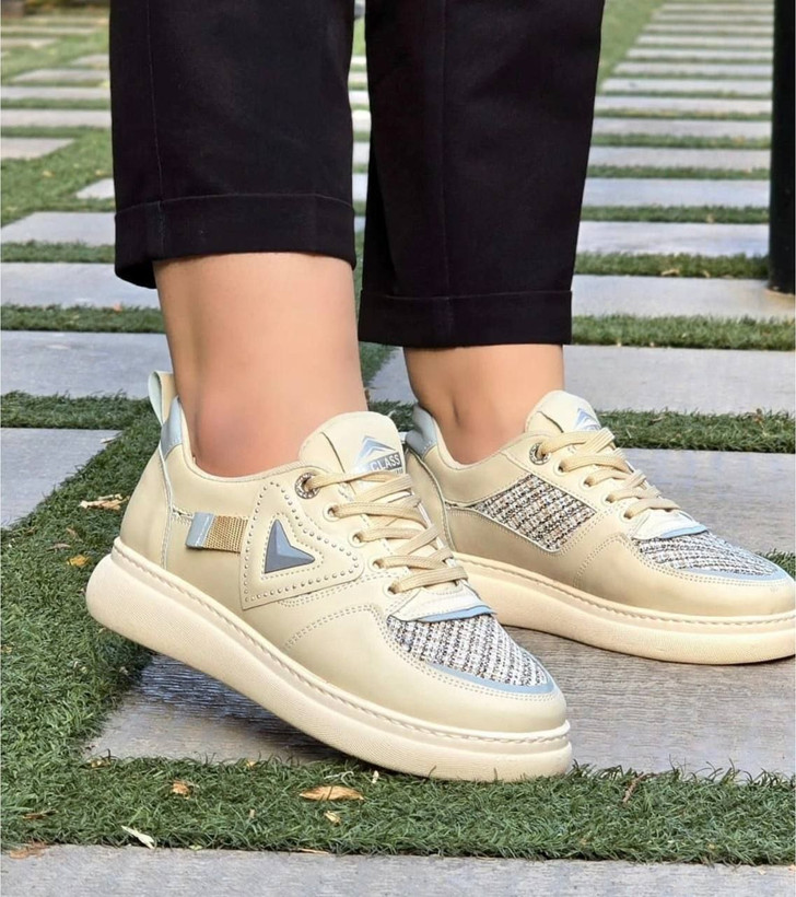 کتونی زنانه/دخترانه مدل نایکو زیره پیو کیفیت عالی و با ۱ سال ضمانت سبک و نرم قالب استاندارد سایزبندی ۳۷ تا ۴۰