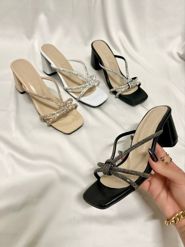 کفش صندل زنانه/دخترانه مدل crab پاشنه ۵ سانتsis نگین وارداتی و بدون ریزش مناسب پاهای پنجه دار طراحی زیره زیر پاشنه طبق ژورنال ترک