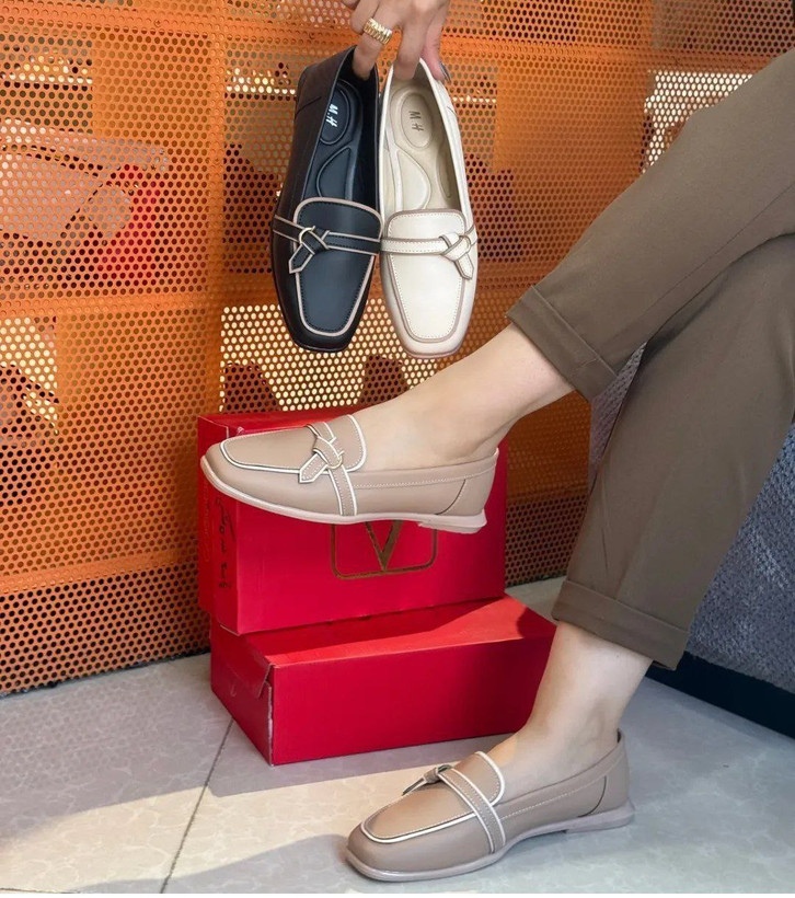 کالج جدید زنانه/دخترانه بسیار شیک خوشپا و راحت کیفیت عالی سایزبندی ۳۷ تا ۴۰ قیمت رقابتی