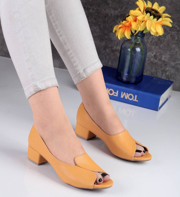 کفش صندل زنانه/دخترانه مدل ملیکا پاشنه ۳ سانت جلو باز زیره pvc سبک و راحت جنس رویه چرم فولوترسایزبندی ۳۷ تا ۴۱ قالب کاملا استاندارد