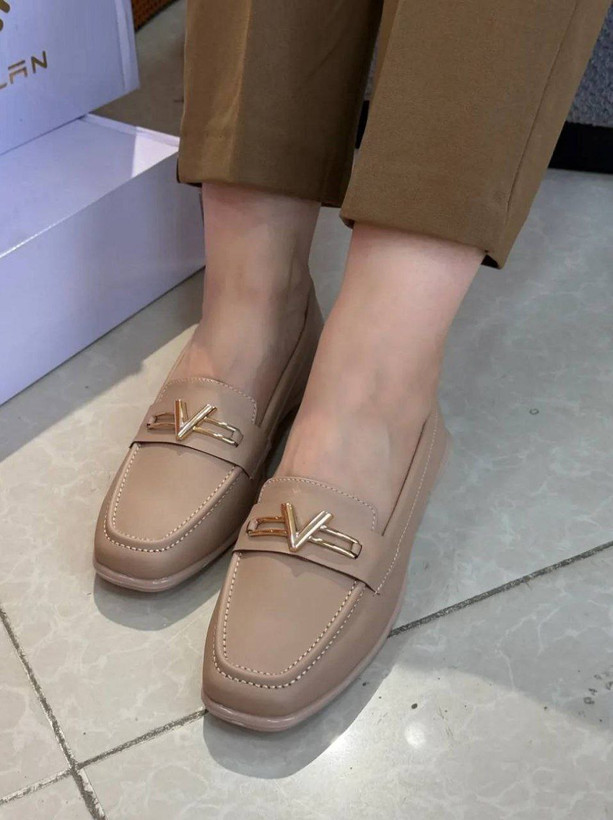 کفش کالج زنانه/دخترانه جدید بسیار شیک خوشپا و راحت سایزبندی ۳۷ تا ۴۰ قیمت رقابتی