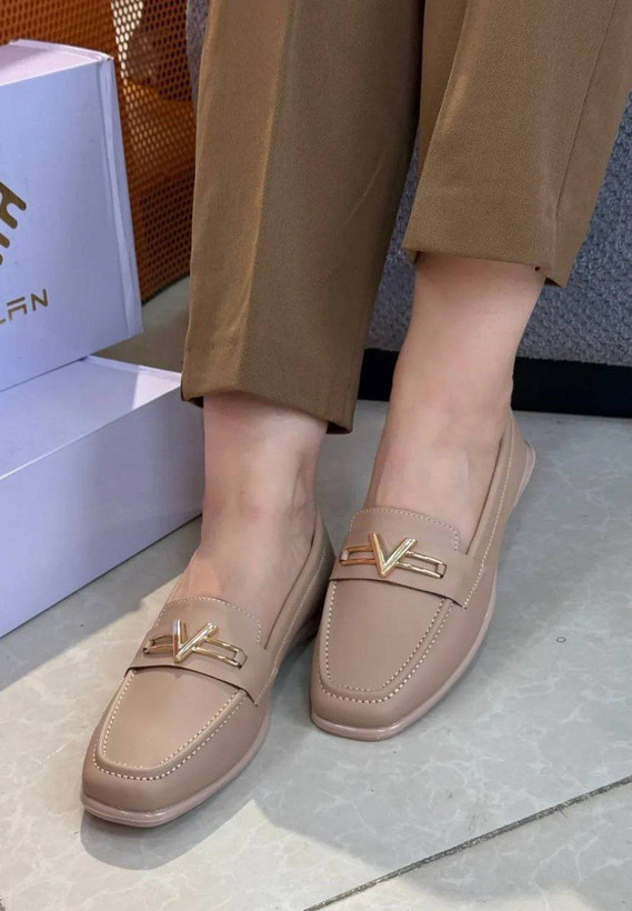 کفش کالج زنانه/دخترانه جدید بسیار شیک خوشپا و راحت سایزبندی ۳۷ تا ۴۰ قیمت رقابتی