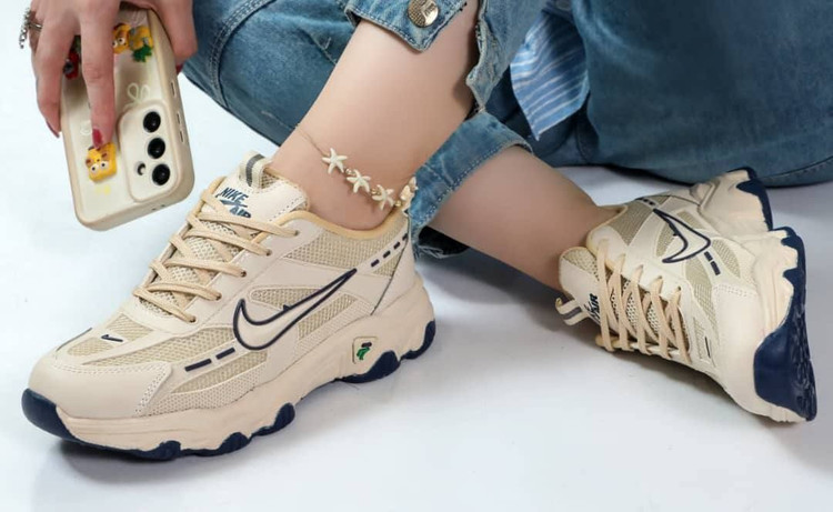 کتونی نایک جدید زنانه/دخترانه زیره پی یو سبک راحت و باکیفیت سایز۳۷ تا ۴۰