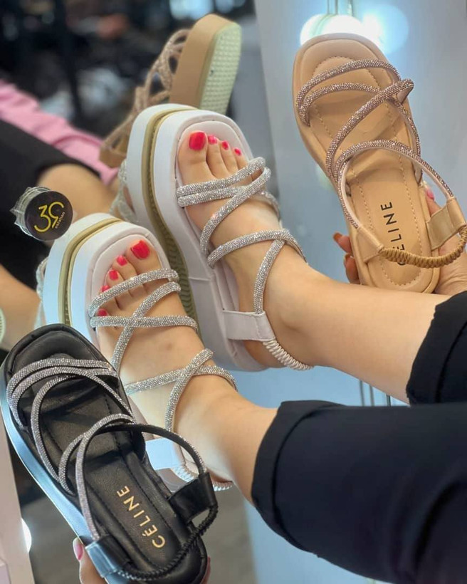 صندل نگینی زنانه/دخترانه کیفیت با ضمانت سبک و راحت پاخور عالی زیره نرم سایزبندی ۳۷ تا ۴۰ قیمت منصفانه خرید از تولیدی