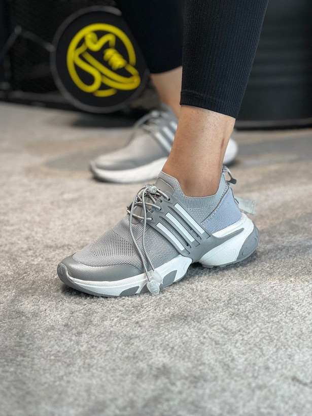 کتونی زنانه/دخترانه مدل جدید قالب استاندارد جنس عالی ظرافت کار عالی پاخوری شیک سایزبندی ۳۷ تا ۴۰ با کیفیت مشابه مقایسه نشود قیمت منصفانه