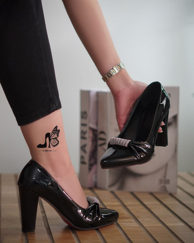 کفش مجلسی زنانه/دخترانه مدل کروس شیک و جذاب پاشنه ۷ سانتی جنس رویه ورنی قالب استاندارد کیفیت عالی تولید تبریز سایزبندی ۳۷تا۴۰