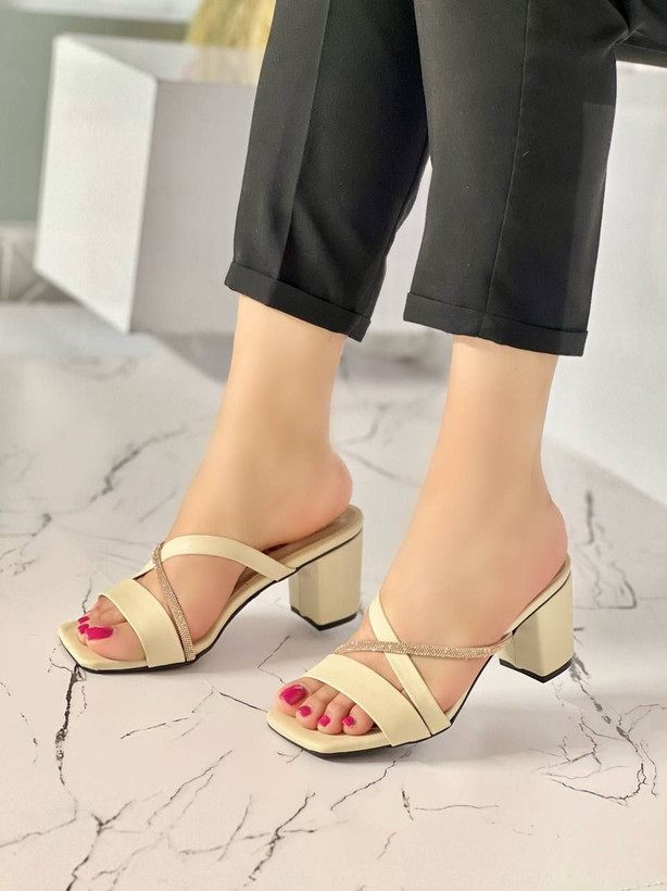 کفش صندل نگینی زنانه/دخترانه مدل جدید Roya نگین وارداتی ترک کیفیت تضمینی سایزبندی ۳۷تا۴۰ پاشنه ۵ سانت