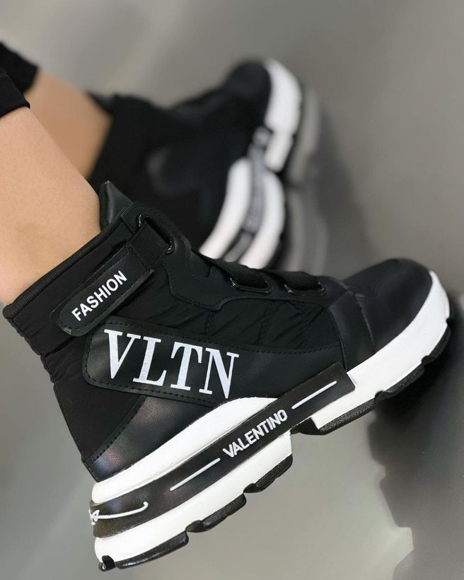 ونس ساقدار/نیمبوت ولنتینو زنانه دخترانه جنس درجه یک کار باغ سپهسالار جنس رویه کاپشنی ضد آب قالب استاندارد زیره پیو خیلی سبک